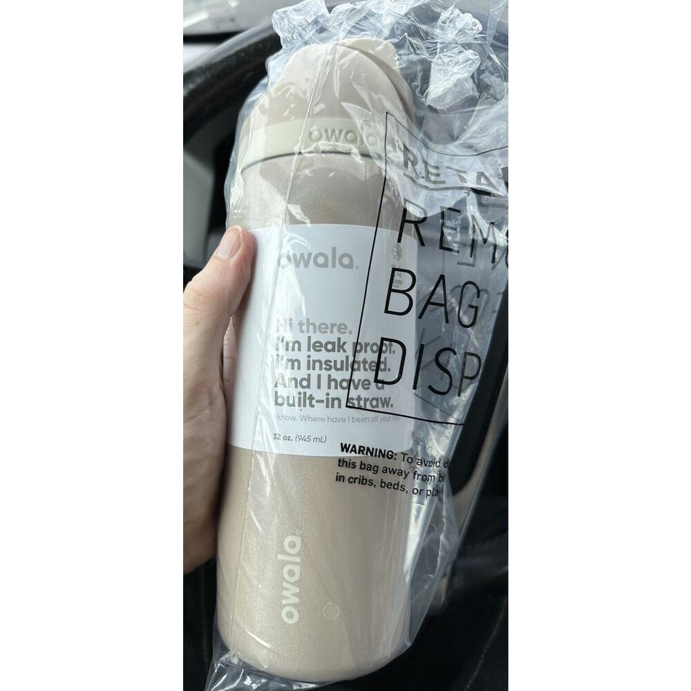 Owala Holiday Magic - Merry & Bright - FreeSip 32 oz Water Bottle - IN HAND